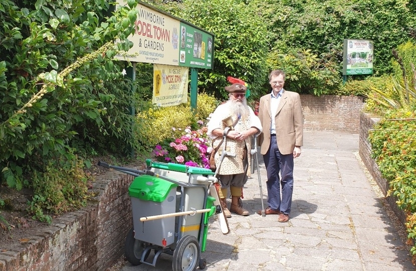 Michael Tomlinson supporting Wimborne in Bloom 